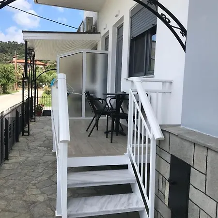 Pensiune Savvas House Neos Marmaras